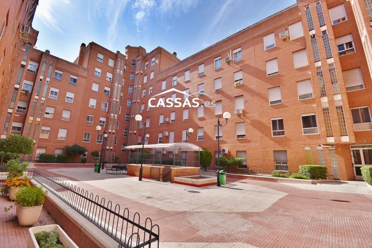 Exterior view of Flat for sale in Torrejón de Ardoz  with Heating