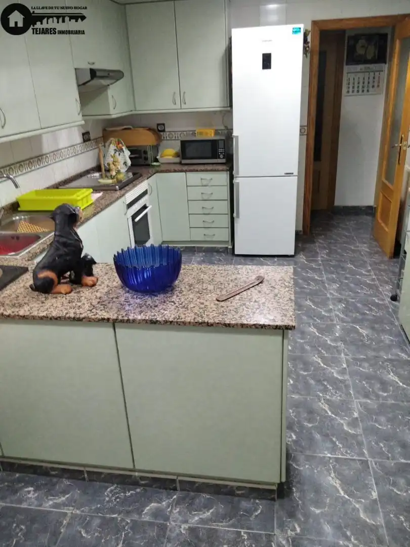 Cuina de Pis en venda en Almansa amb Calefacció i Balcó