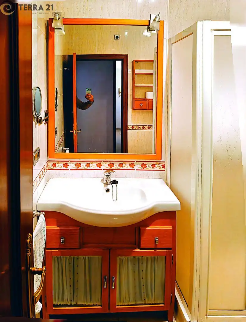 Badezimmer von Wohnung zur untervermieten in Jaén mit Klimaanlage, Heizung und Balkon