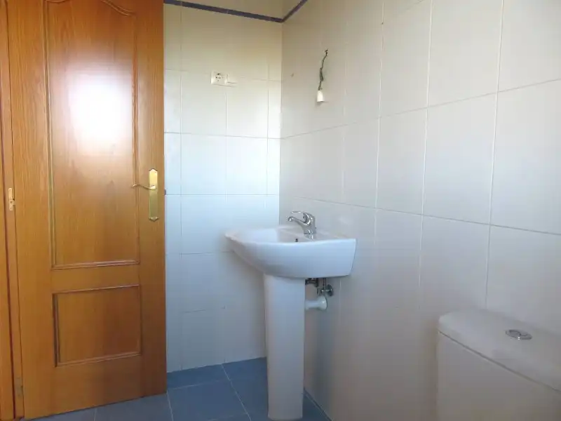 Baño de Casa o chalet en venta en Chozas de Abajo con Calefacción, Jardín privado y Trastero