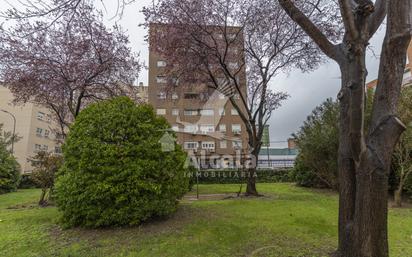 Vista exterior de Pis en venda en Alcalá de Henares amb Aire condicionat, Calefacció i Terrassa