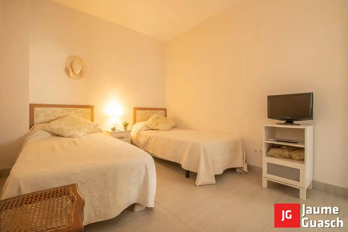 Schlafzimmer von Dachboden zum Verkauf in Torredembarra mit Klimaanlage, Heizung und Terrasse