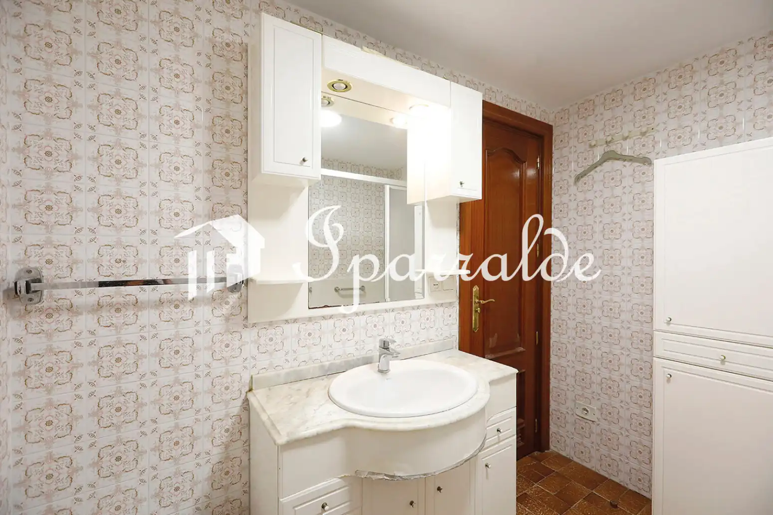 Bathroom of Flat for sale in Irun   with Heating and Balcony