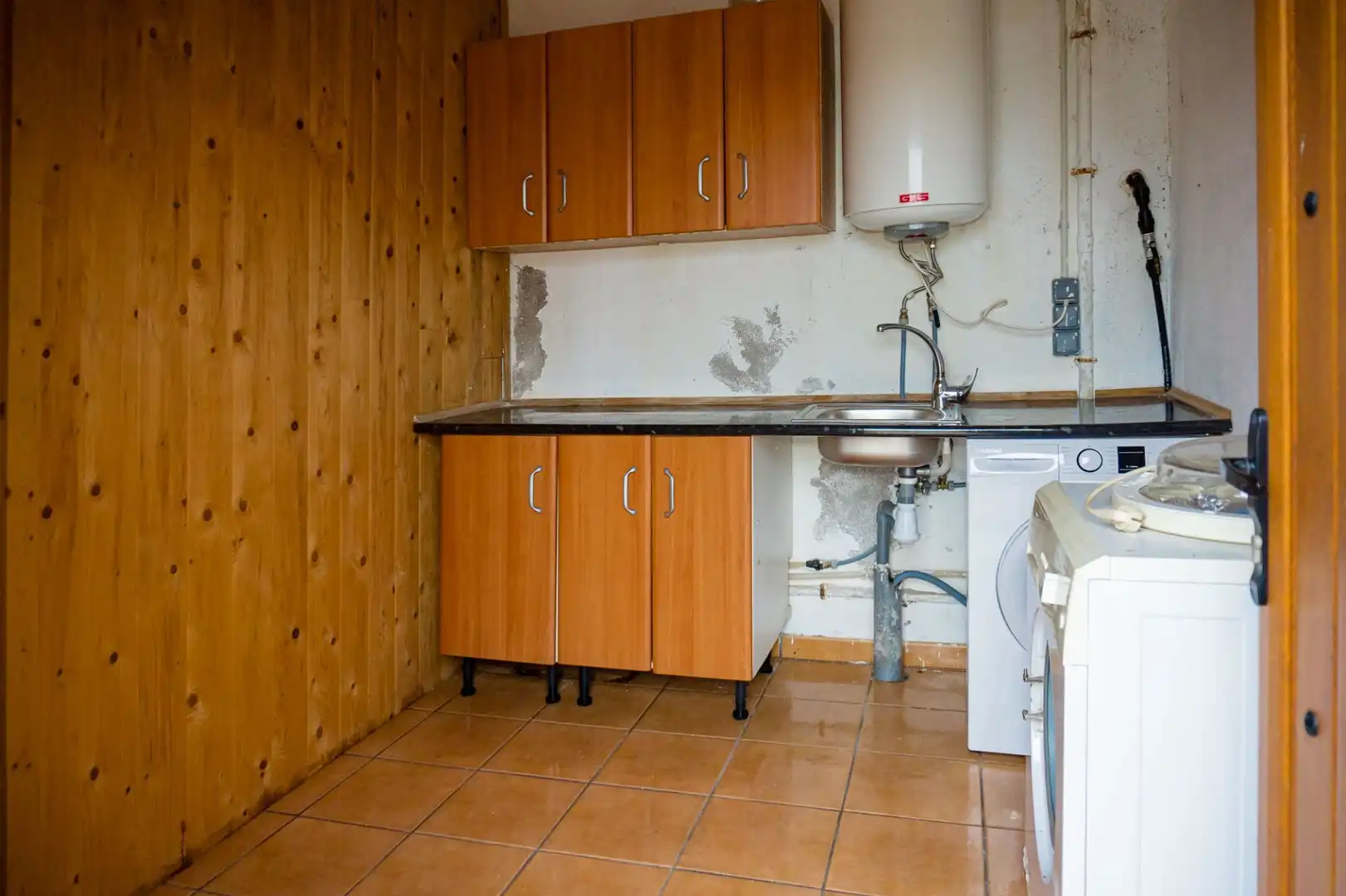 Cuina de Casa o xalet en venda en Villagatón amb Aire condicionat, Calefacció i Jardí privat