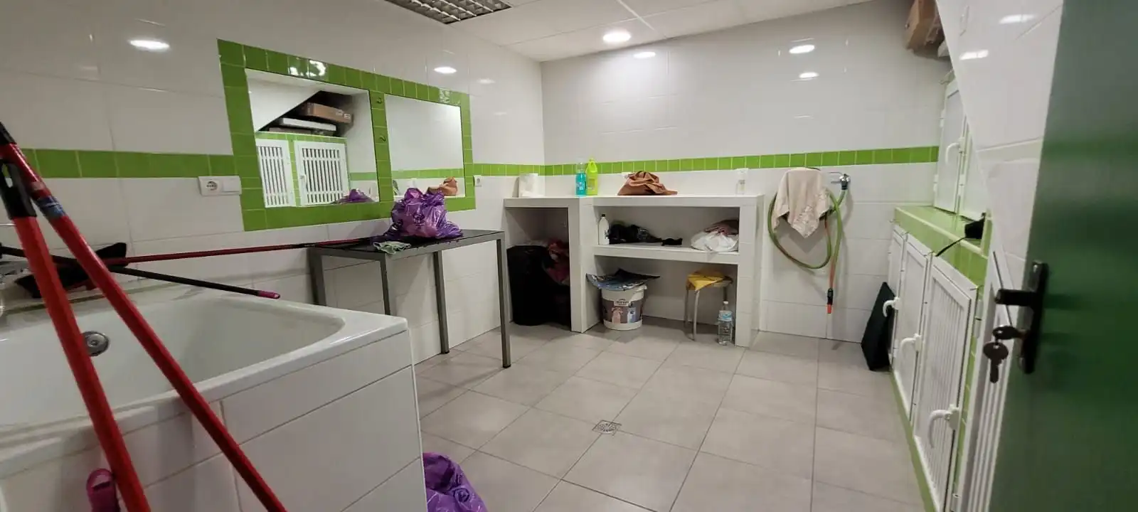 Bany de Local de lloguer en Sotogrande amb Aire condicionat