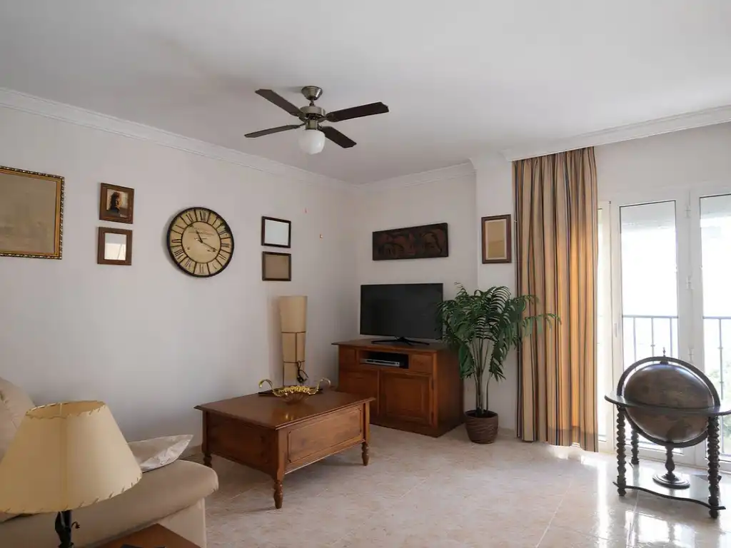 Sala d'estar de Pis en venda en Mijas amb Aire condicionat, Terrassa i Moblat