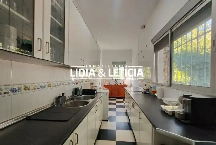 Kitchen of Houses for sale in El Viso del Alcor  with Private garden, Swimming Pool and Furnished
