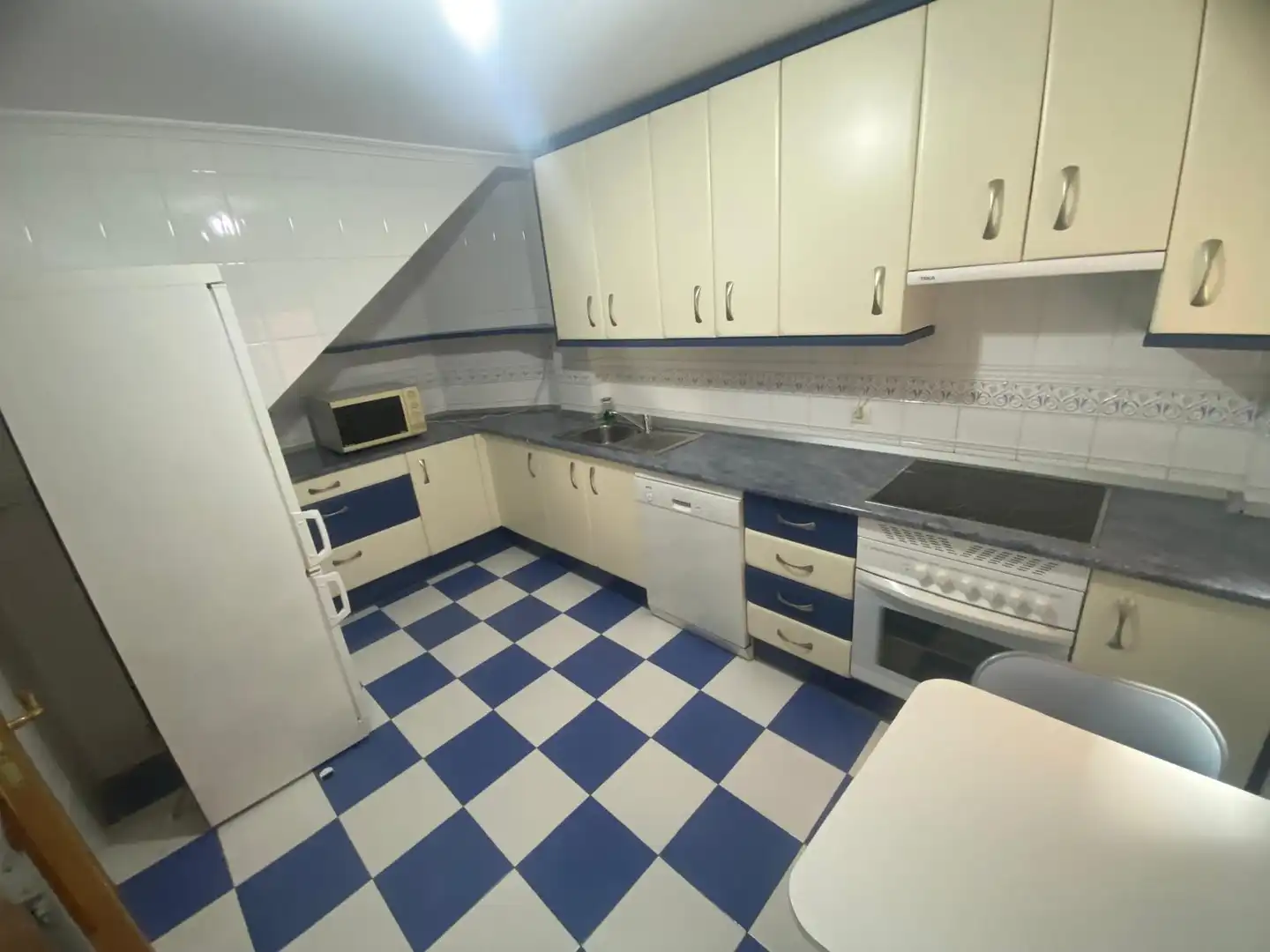 Cocina de Ático en venta en Los Rosales