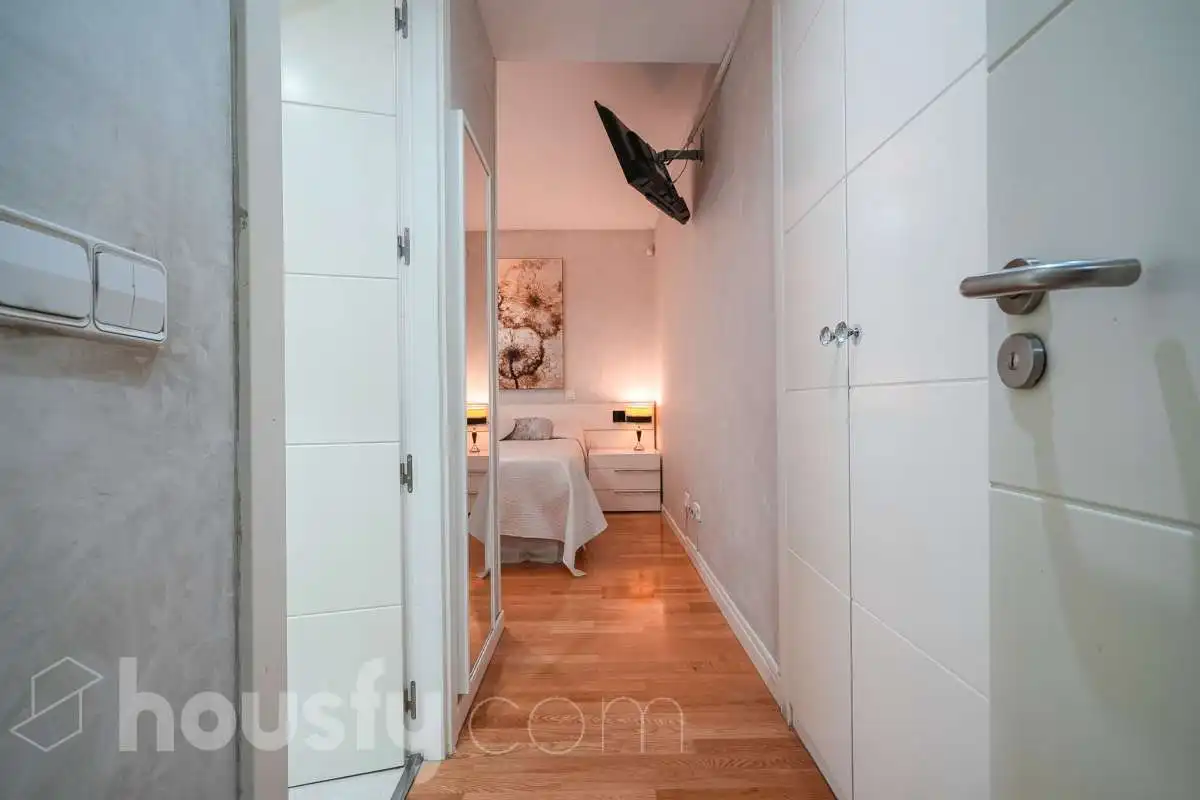 Habitación de Ático en venta en Madrid con Terraza, Trastero y Piscina comunitaria