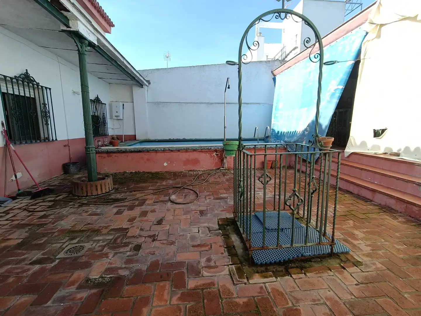 Terrassa de Casa adosada en venda en Villanueva del Ariscal amb Aire condicionat, Jardí privat i Terrassa
