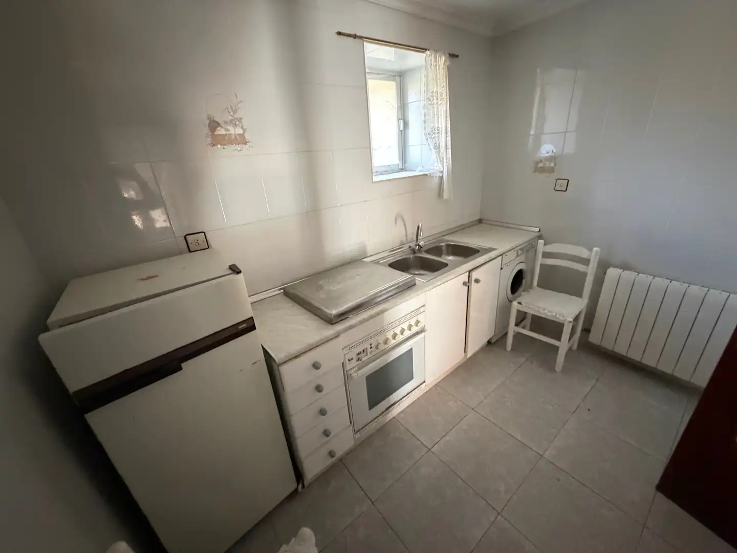 Cocina de Finca rústica en venta en Dueñas con Calefacción, Trastero y Amueblado
