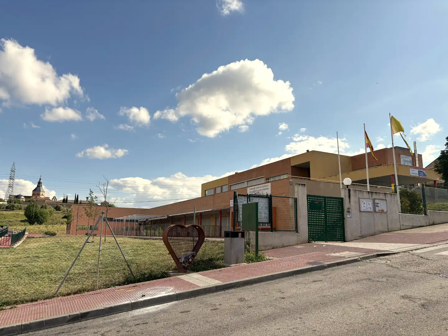 Vista exterior de Casa o chalet en venta en Loeches con Aire acondicionado, Calefacción y Parquet