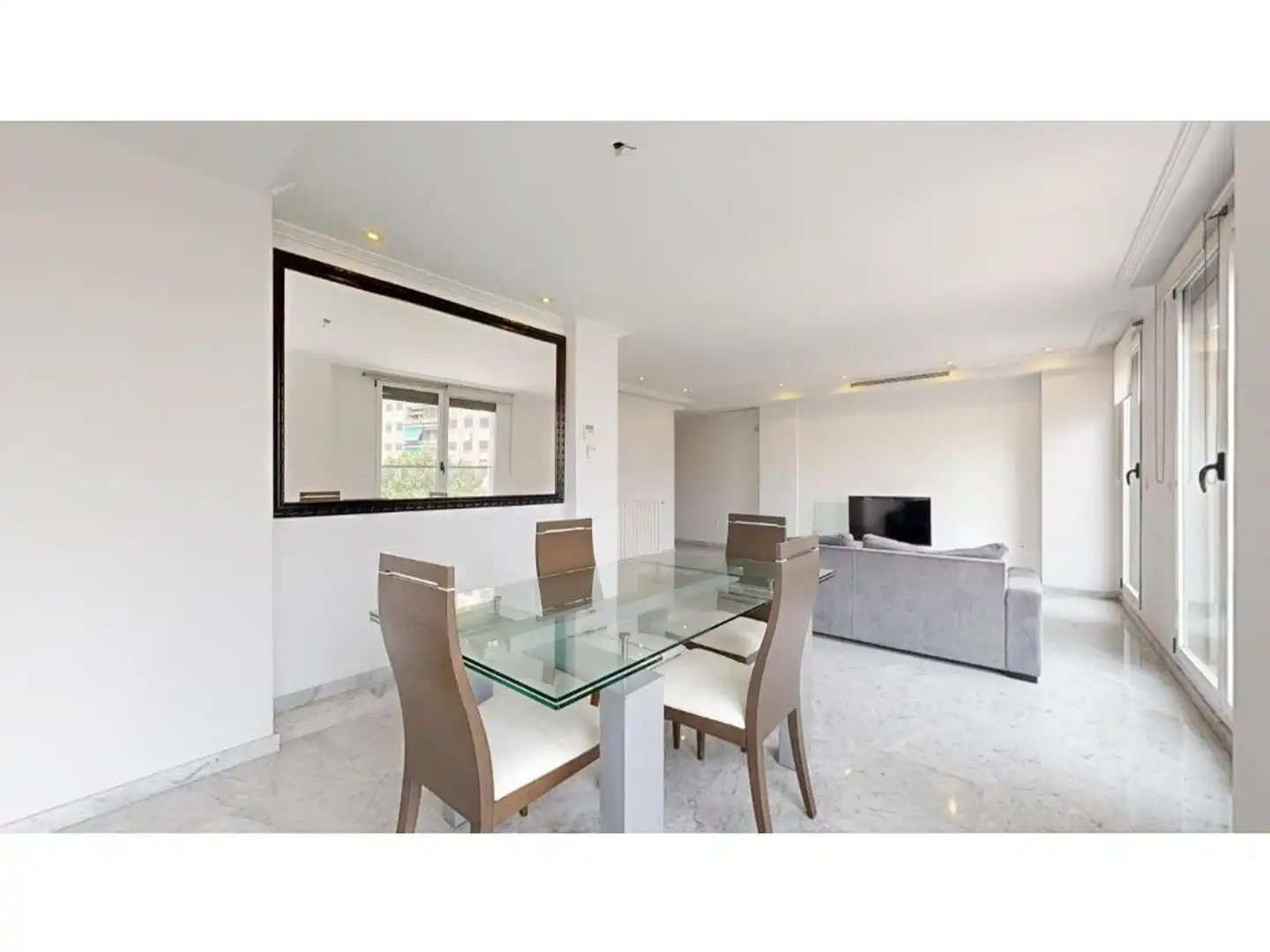 Dúplex con terraza en venta en Extramurs, imagen 2