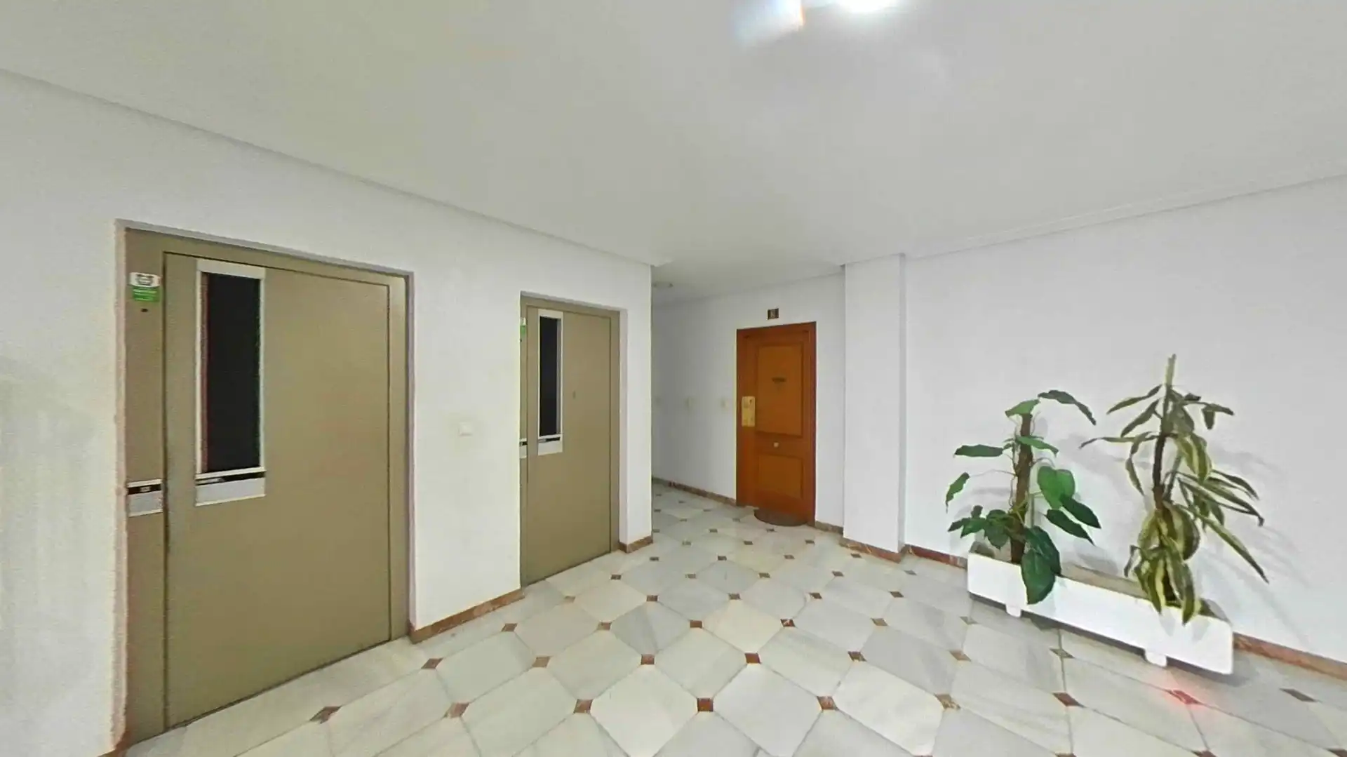 Wohnungen zum Verkauf in Elche / Elx mit Klimaanlage und Balkon