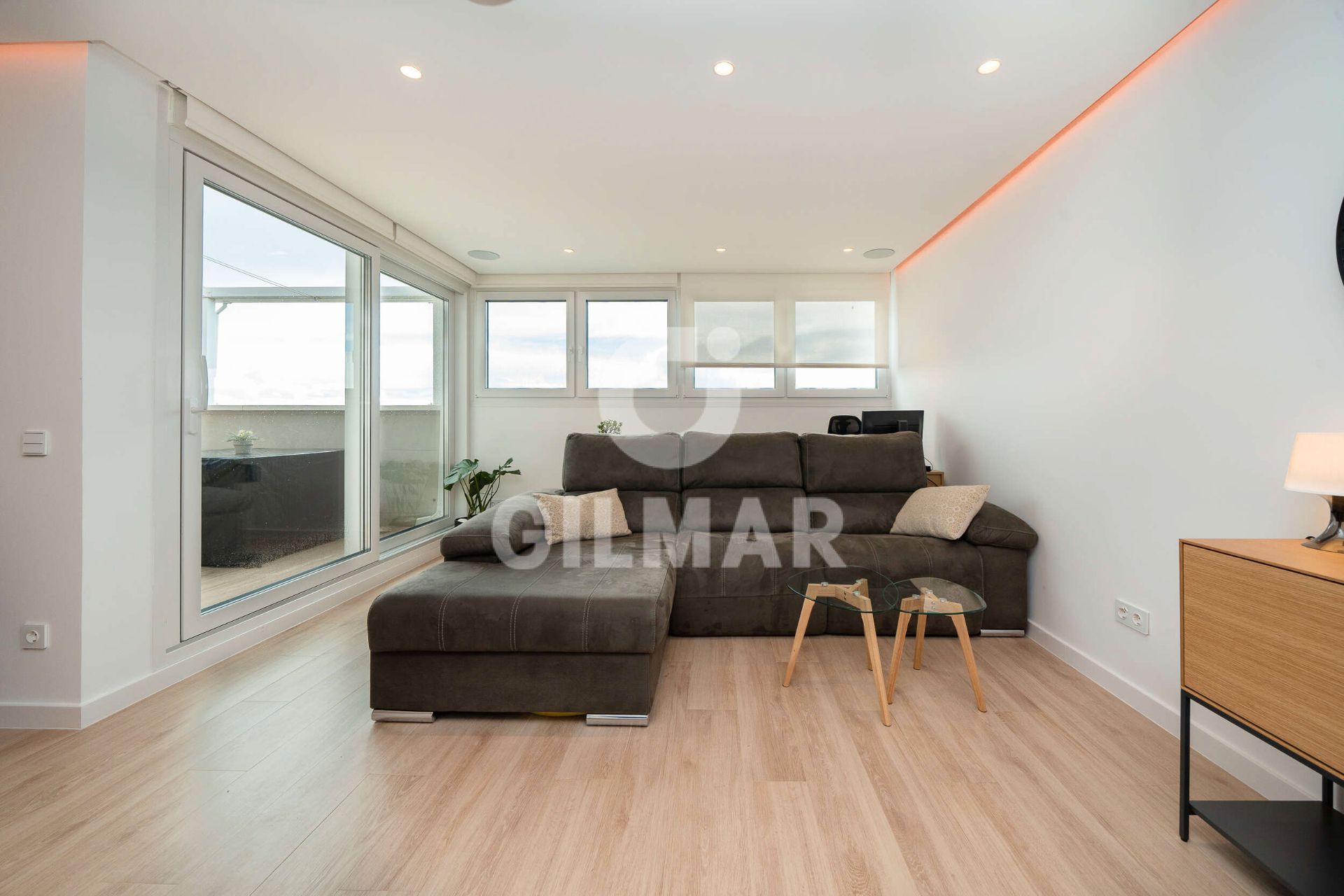 Living room of Attic for sale in  Madrid Capital  with Air Conditioner, Heating and Terrace