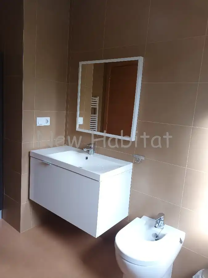 Baño de Casa adosada en venta en Castellón de la Plana / Castelló de la Plana con Aire acondicionado, Jardín privado y Terraza