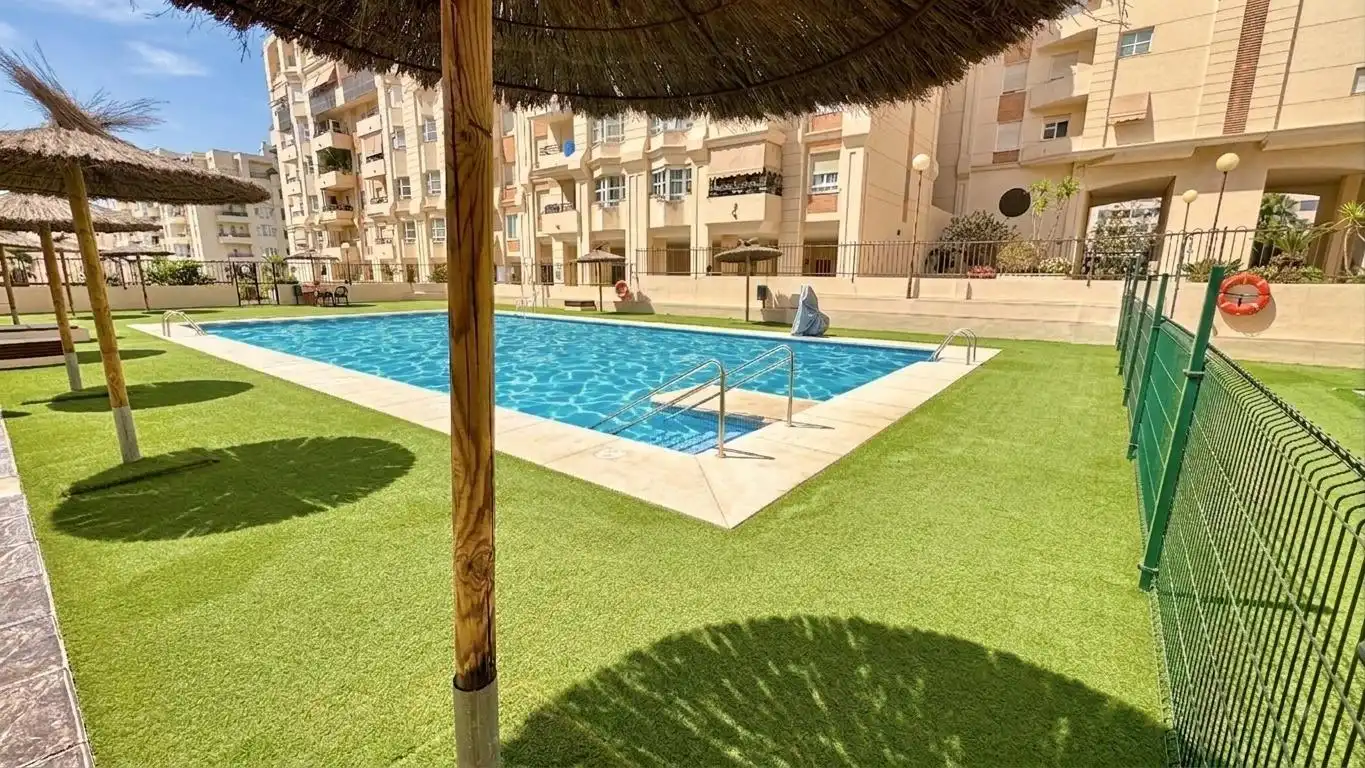 Piscina de Àtic en venda en Málaga amb Aire condicionat, Calefacció i Jardí privat