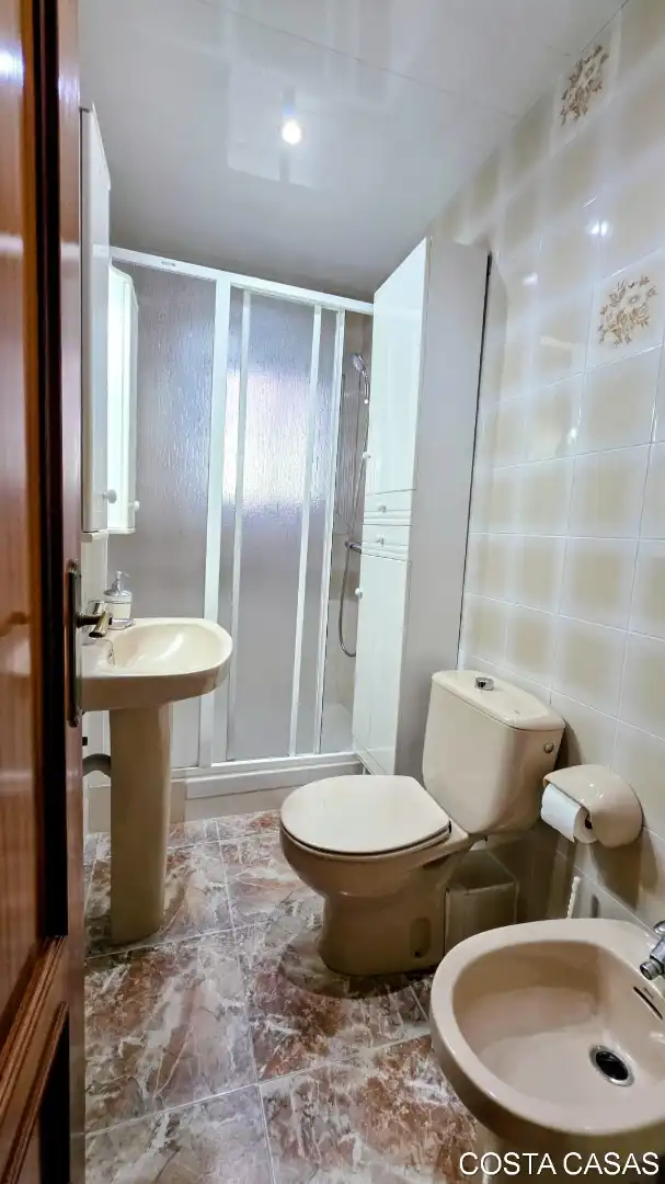 Baño de Piso en venta en Castelldefels con Aire acondicionado, Balcón y Alarma