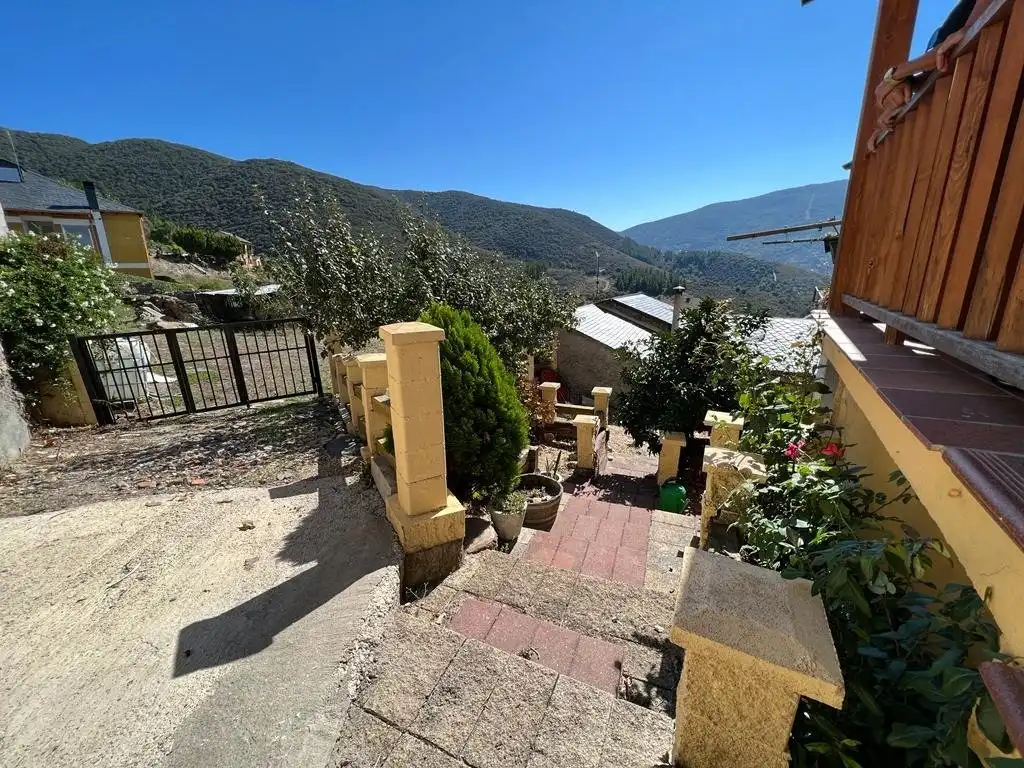 Vista exterior de Finca rústica en venta en Puente de Domingo Flórez con Jardín privado, Amueblado y Balcón