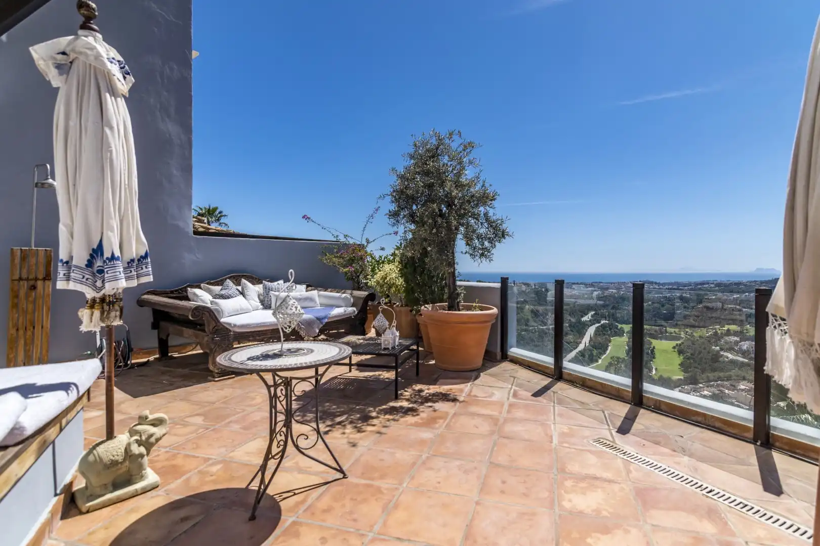 Terrace of Detached homes for sale in Benahavís  with Terrace, Swimming Pool and Community pool