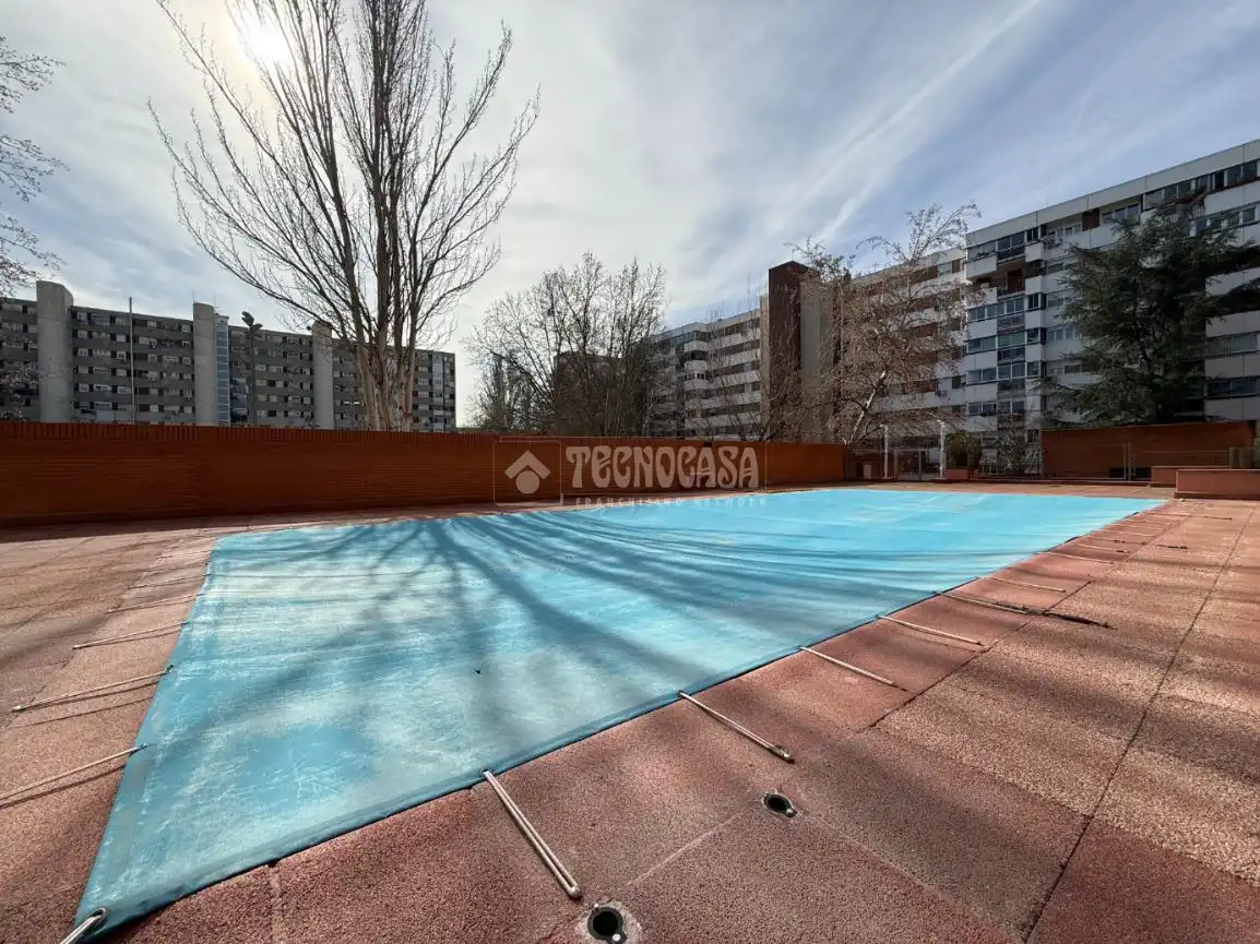 Piscina de Piso en venta en Alcalá de Henares con Aire acondicionado y Terraza