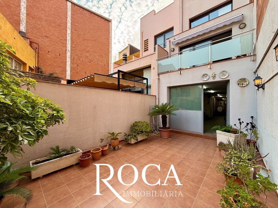 Terrace of Single-family semi-detached for sale in  Barcelona Capital  with Air Conditioner, Heating and Private garden