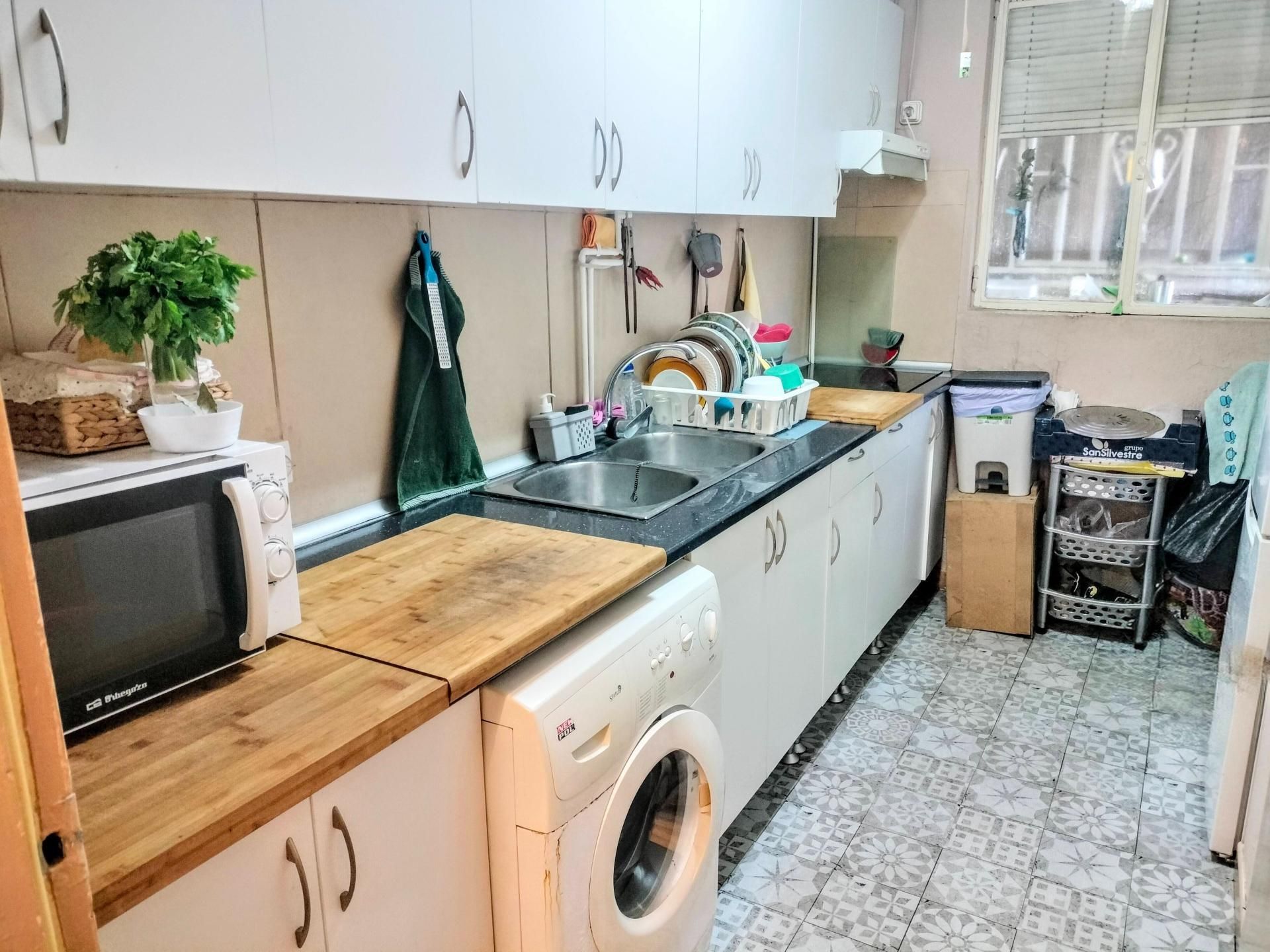 Kitchen of Flat for sale in Badia del Vallès