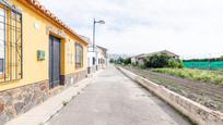 Vista exterior de Casa o xalet en venda en Santa Fe amb Aire condicionat, Jardí privat i Terrassa