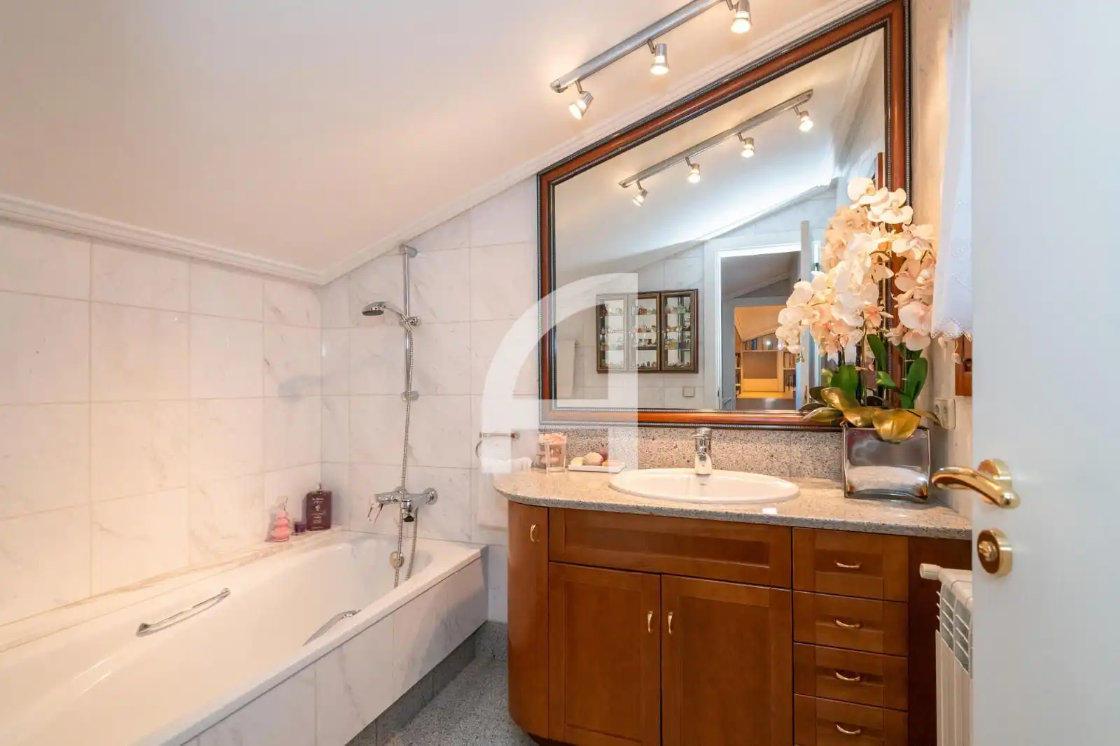 Bathroom of Duplexes for sale in Girona  with Air Conditioner