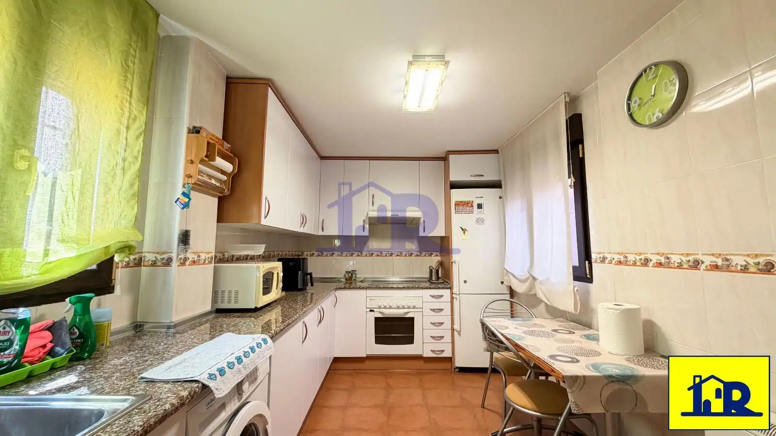 Cocina de Dúplex en venta en Cuenca con Calefacción, Trastero y Amueblado