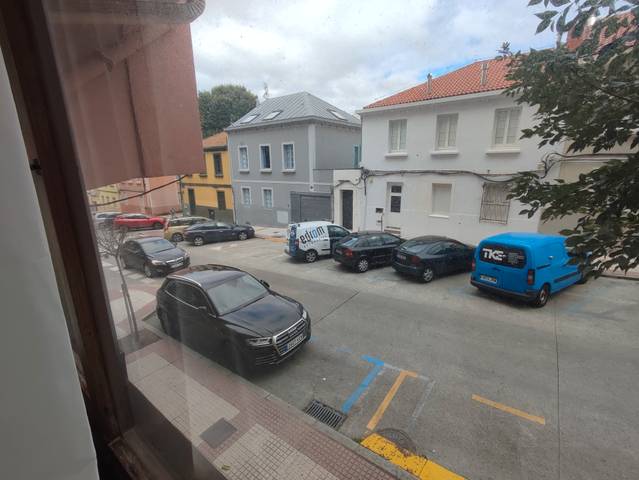 Local comercial en Alquiler en Rúa Curros Enríquez en Monte Alto - Zalaeta - Atocha