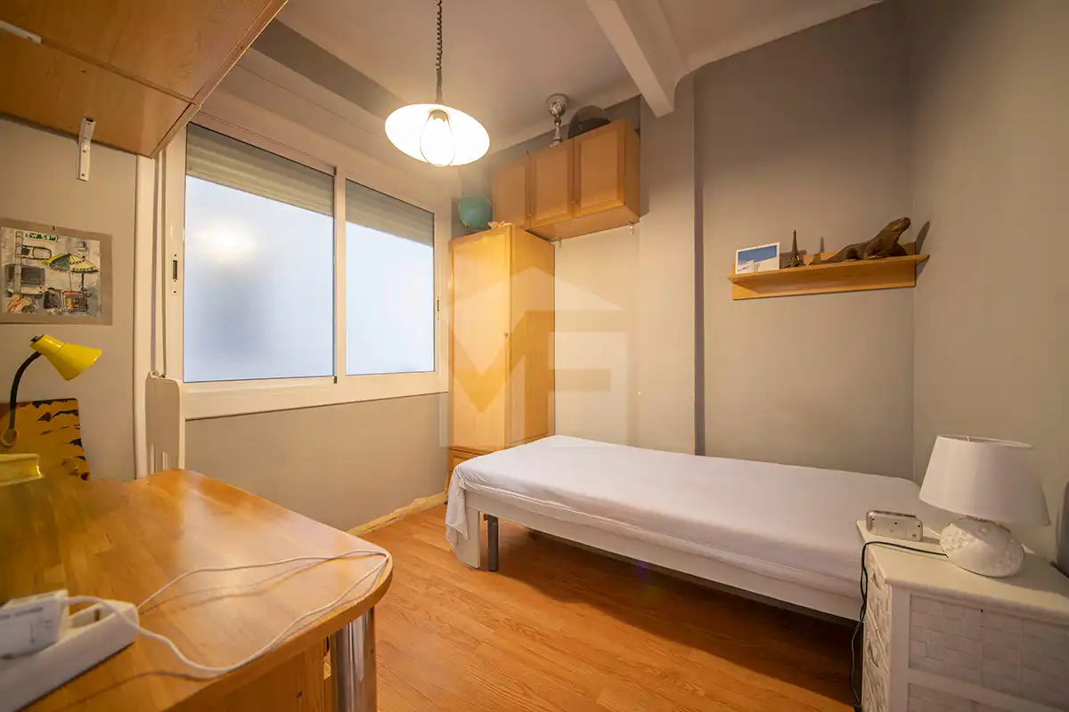 Bedroom of Flat for sale in Barcelona  with Air Conditioner