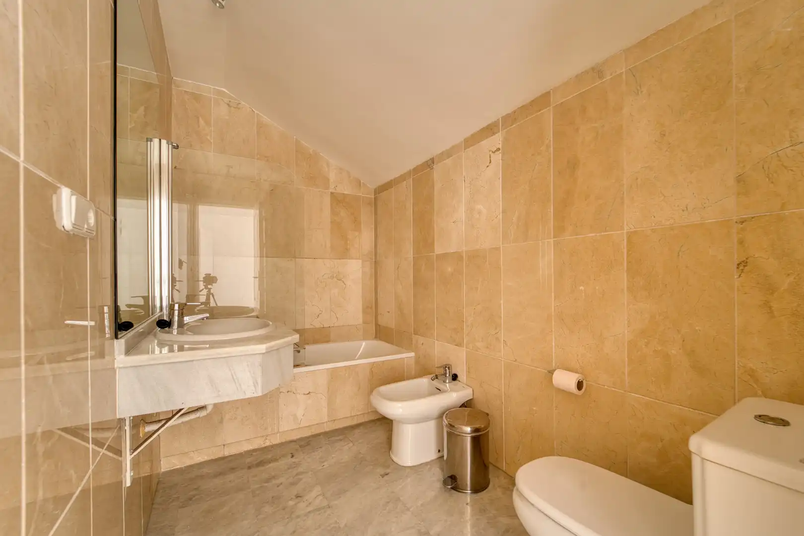 Baño de Ático en venta en Marbella con Aire acondicionado, Calefacción y Terraza