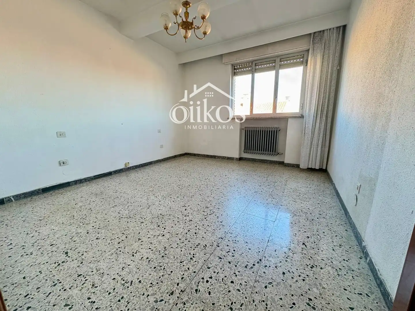 Sala de estar de Ático en venta en Salamanca con Calefacción, Terraza y Balcón
