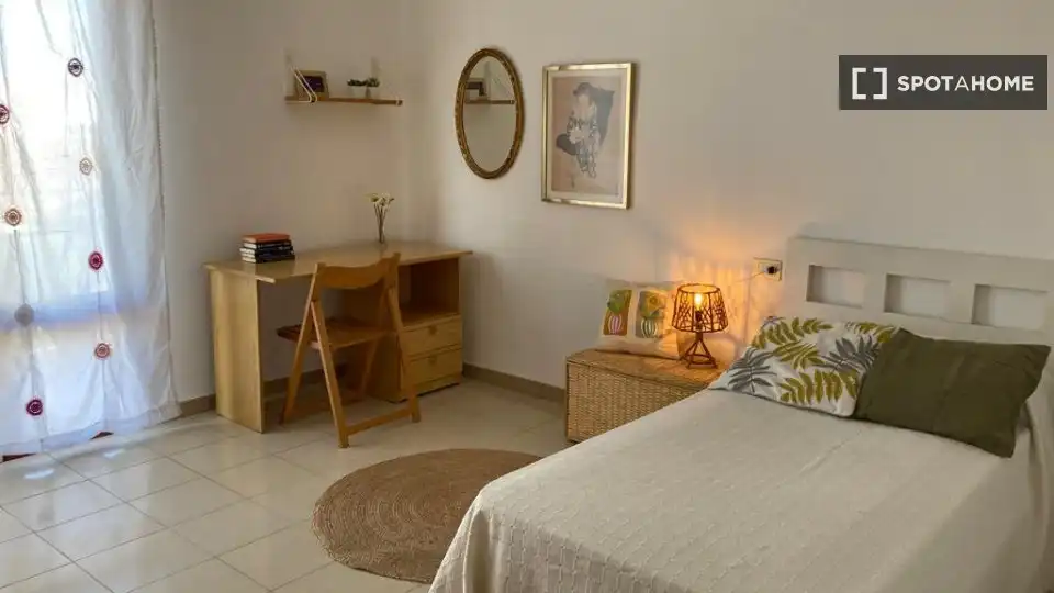 Habitación de Piso de alquiler en Almussafes con Aire acondicionado, Calefacción y Amueblado