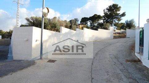 SIN NINGUNA COMISIÓN!! Excelente parcela chaflán con proyecto para construir con luz y agua en la Urbanización el Respirall