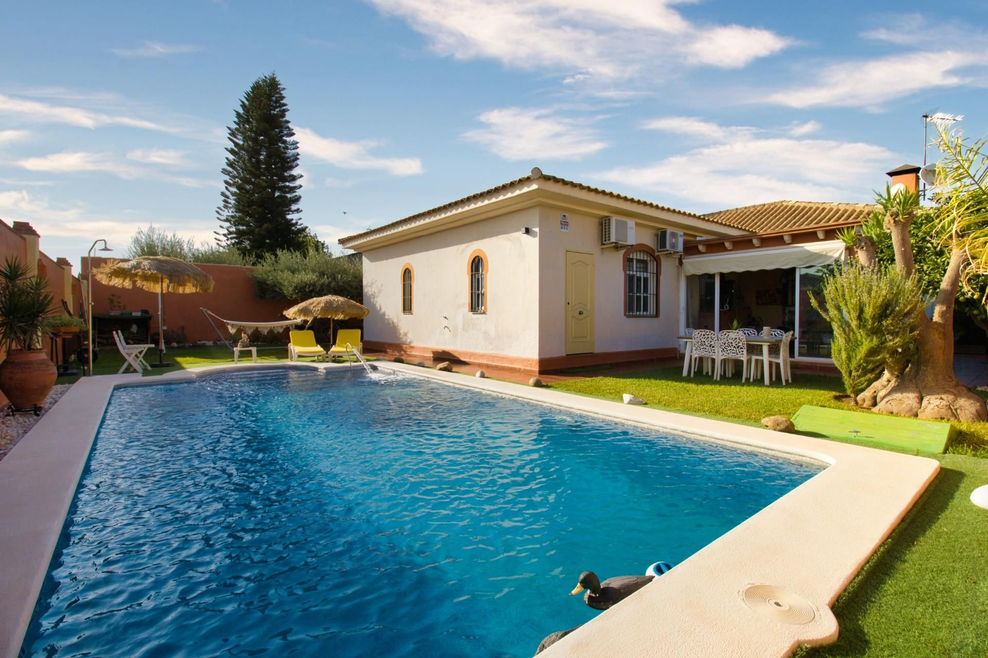 Piscina de Casa o xalet en venda en Almensilla amb Aire condicionat, Jardí privat i Traster