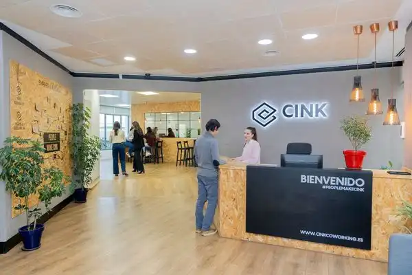Büro zur Miete in Madrid mit Klimaanlage, Heizung und Terrasse