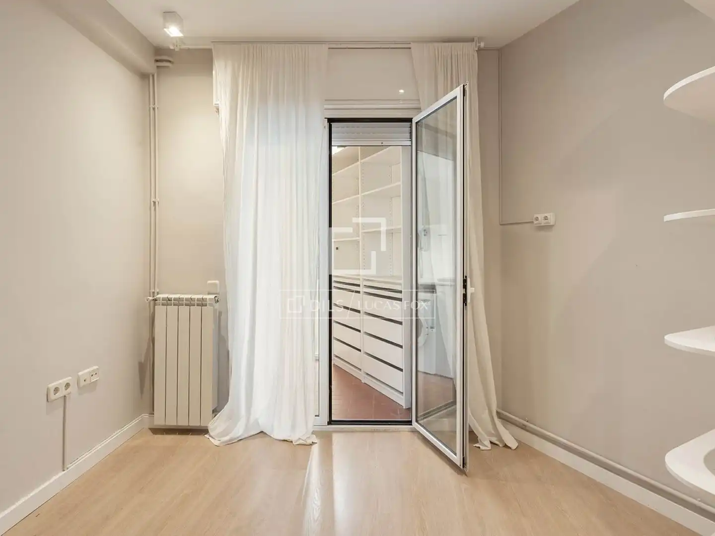 Schlafzimmer von Wohnung zum Verkauf in Barcelona mit Klimaanlage und Heizung