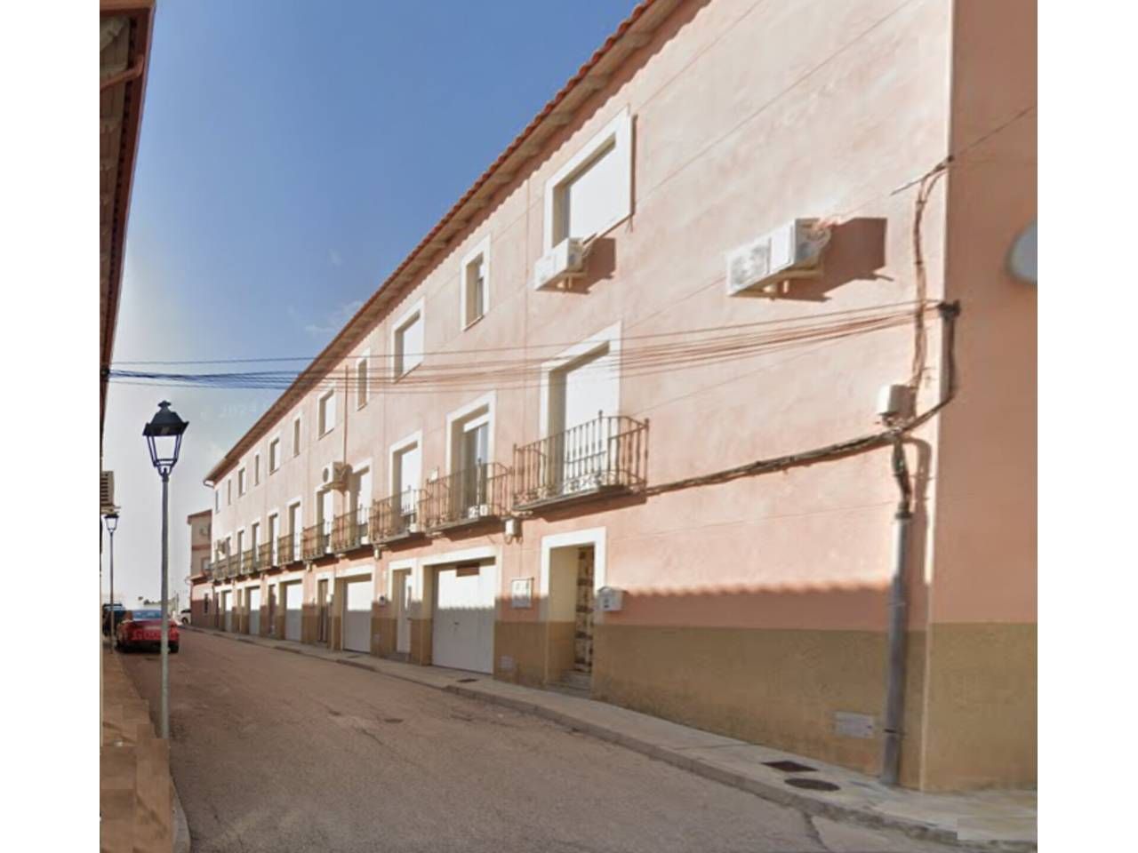 Vista exterior de Casa adosada en venda en Huerta de Valdecarábanos amb Calefacció
