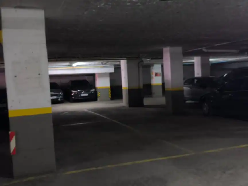 Parkplatz von Garage zur Miete in Sevilla