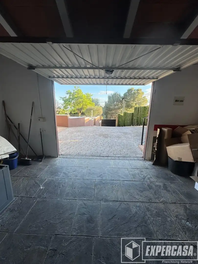 Villa con piscina in vendita a Urbanización LOS LAGOS/ALGINET 1009, imagen 13