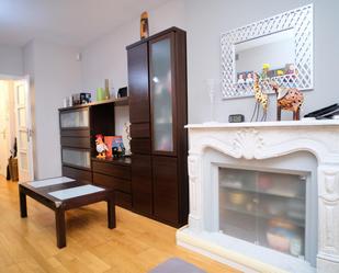 Living room of Flat for sale in  Barcelona Capital  with Air Conditioner, Heating and Parquet flooring