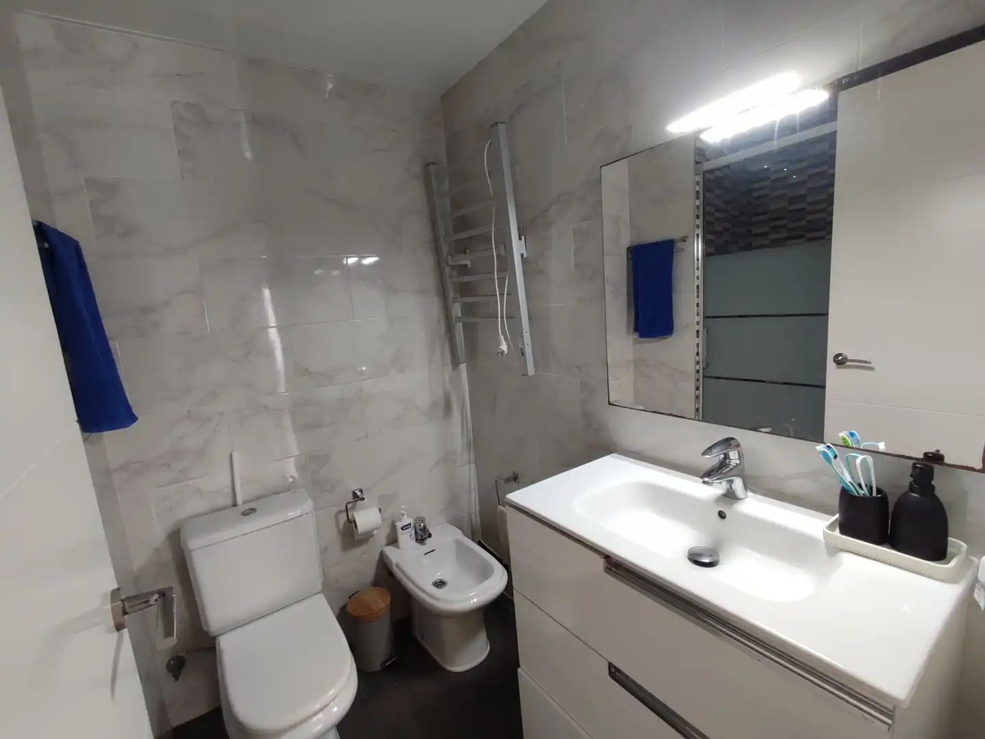 Baño de Casa adosada en venta en Mollet del Vallès con Aire acondicionado, Calefacción y Trastero