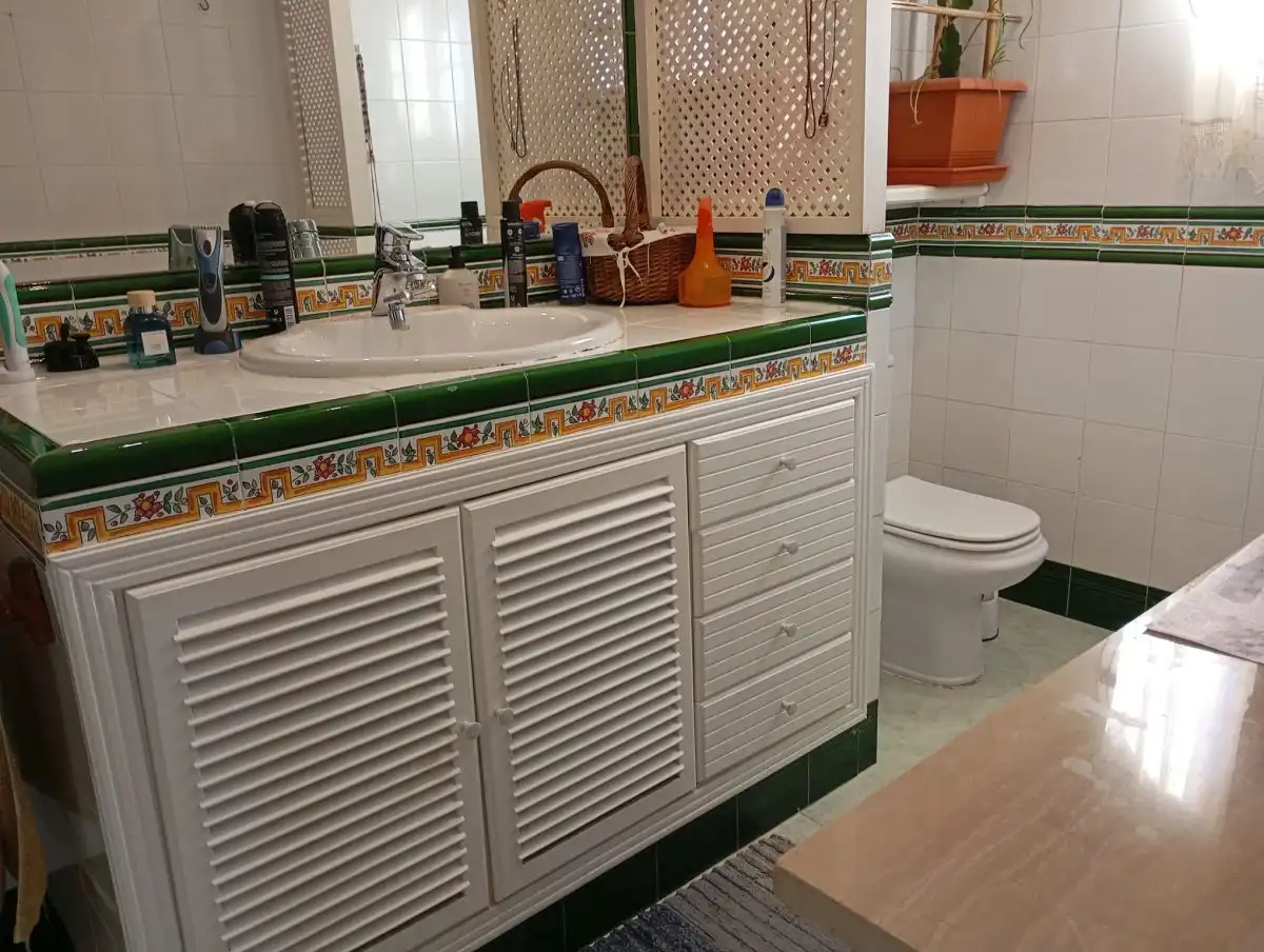 Badezimmer von Haus oder Chalet zum Verkauf in Valdepeñas mit Klimaanlage, Heizung und Terrasse
