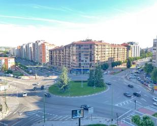 Vista exterior de Pis en venda en Burgos Capital amb Calefacció i Terrassa