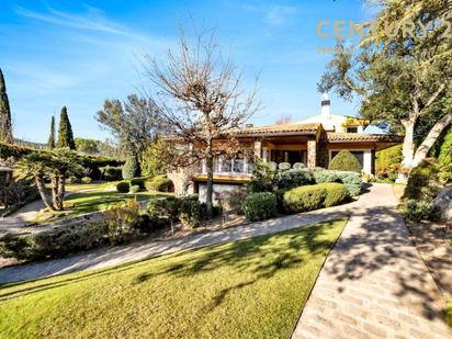 Vista exterior de Casa o xalet en venda en Matadepera amb Terrassa i Piscina