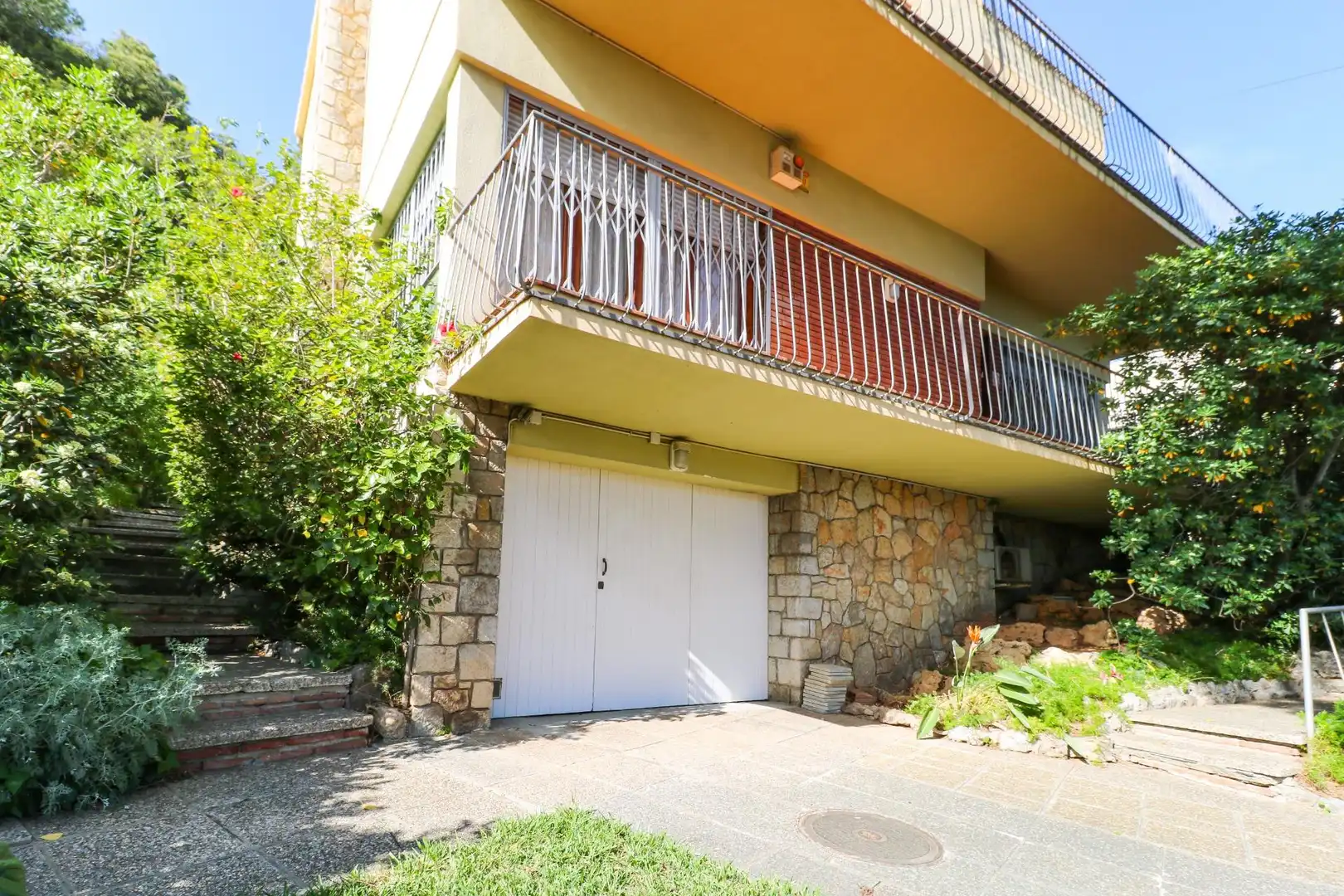 Vista exterior de Casa o xalet en venda en Castelldefels amb Aire condicionat, Calefacció i Parquet