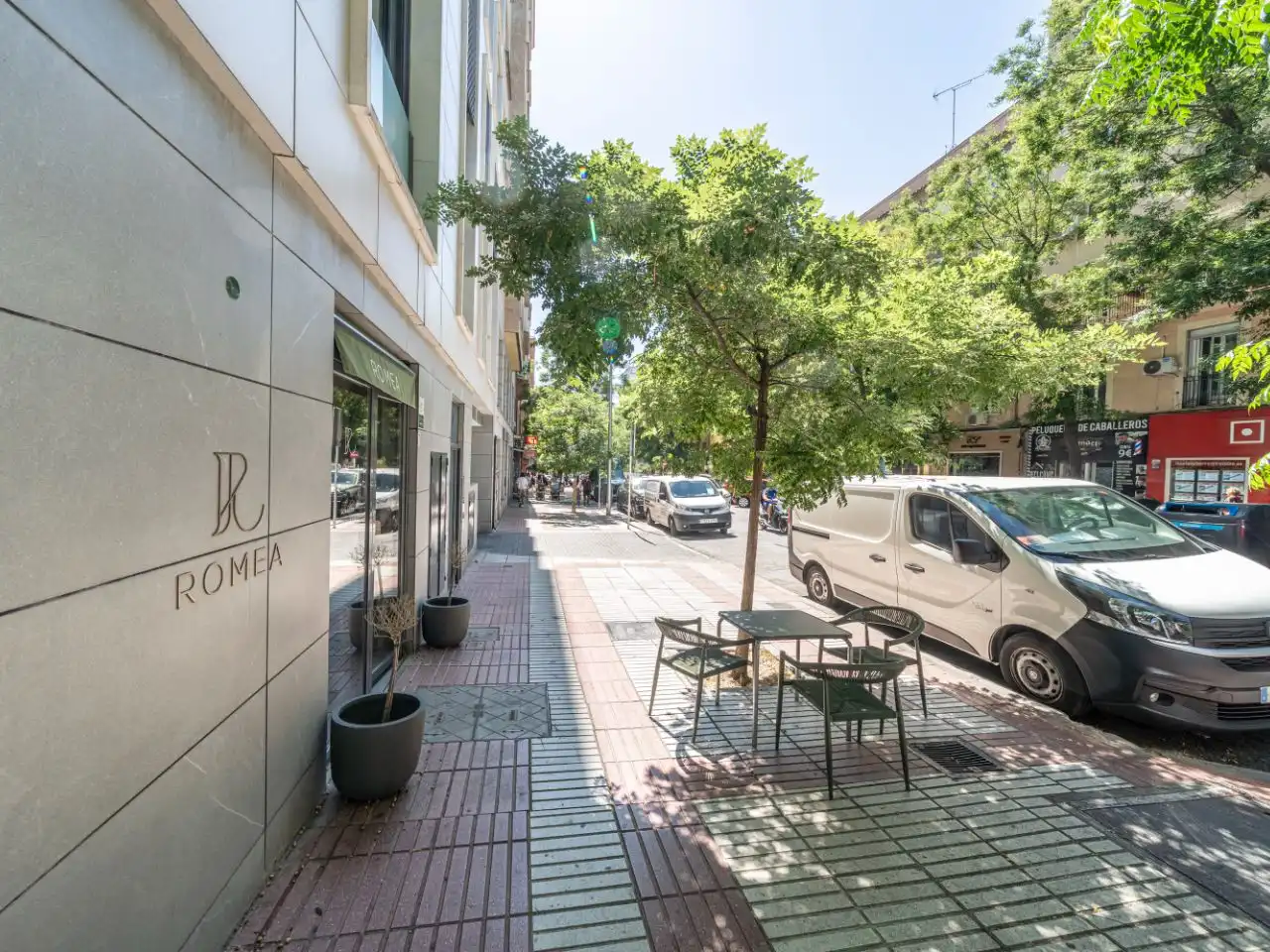 Vista exterior de Local en traspaso en Madrid con Aire acondicionado, Calefacción y Terraza
