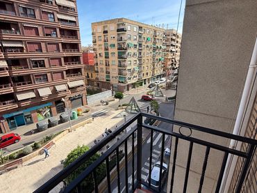 Appartamento con balcone in affitto a Avinguda Gregorio Gea 29